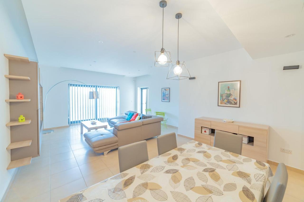 Luxury Seaview & Pool-Hosted By Sweetstay Mellieħa Exteriör bild